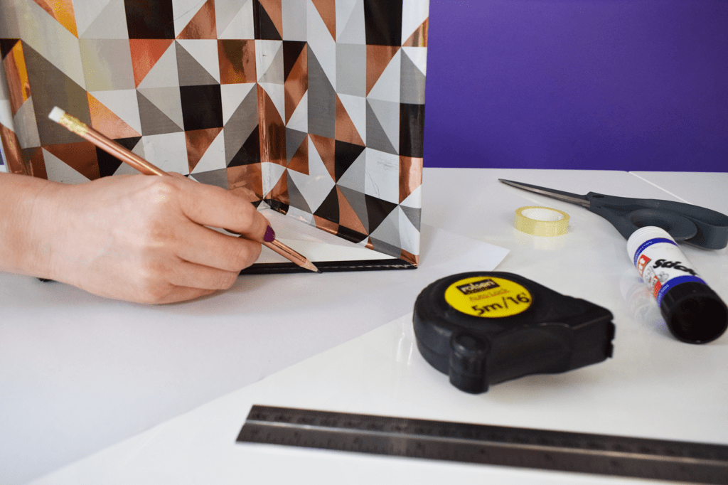 Making DIY gift box