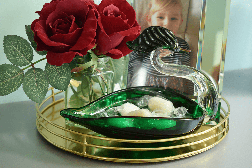 Charity Shop Vintage Swan Dish