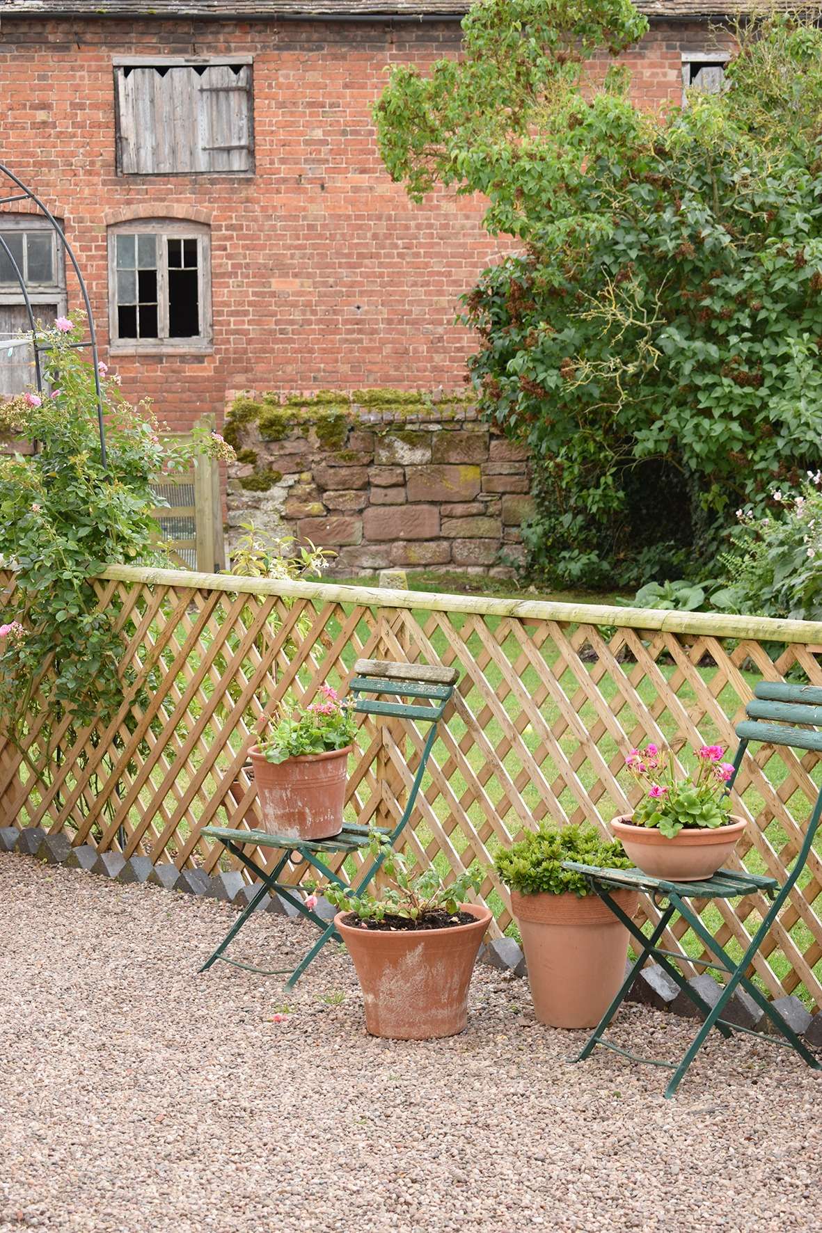 farmhouse garden