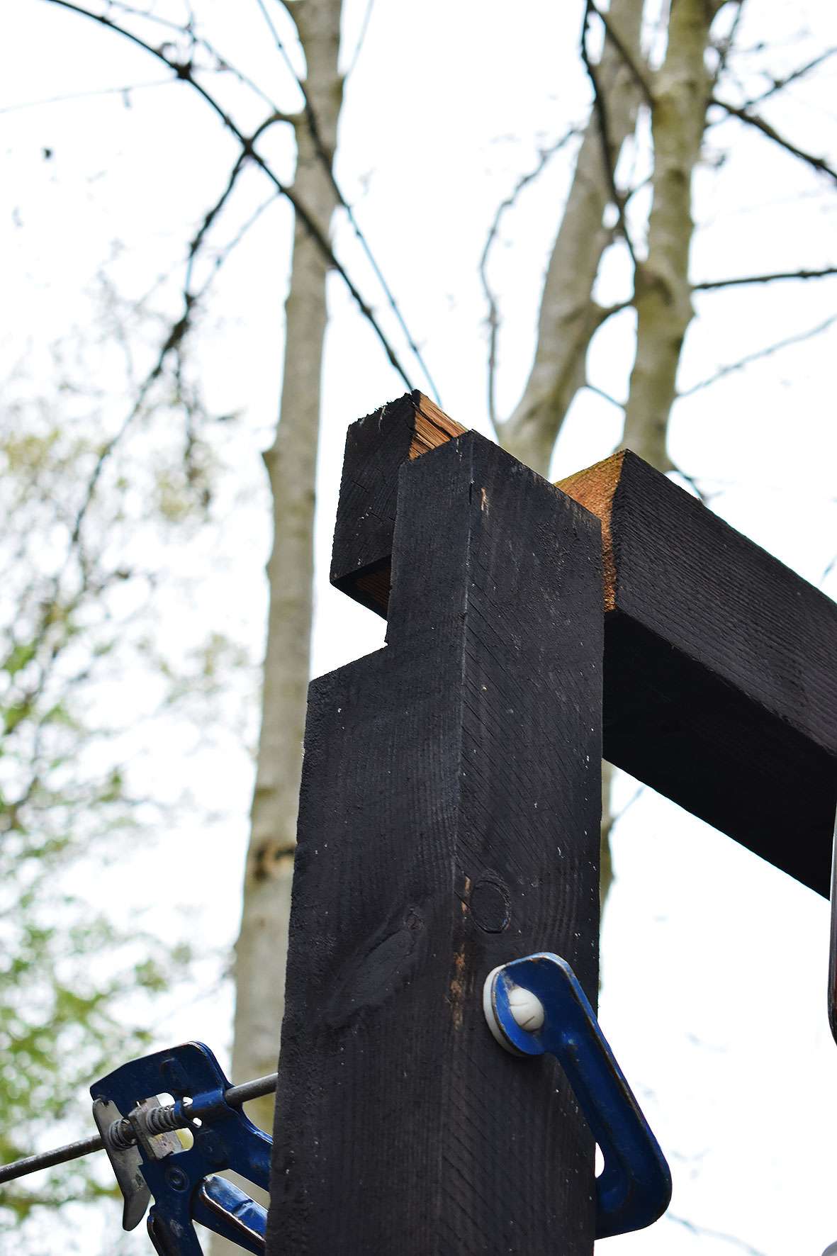 How to make an outdoor wine bottle screen