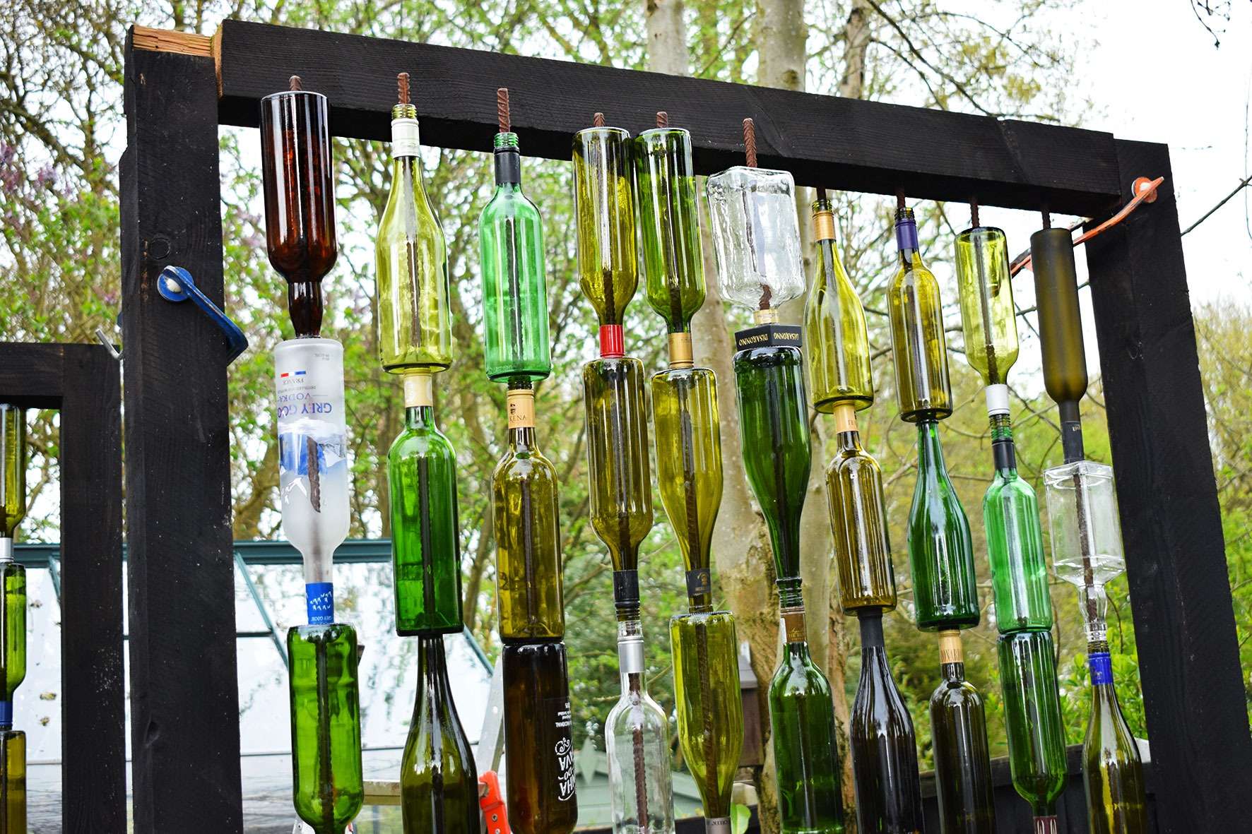 How to make an outdoor wine bottle screen