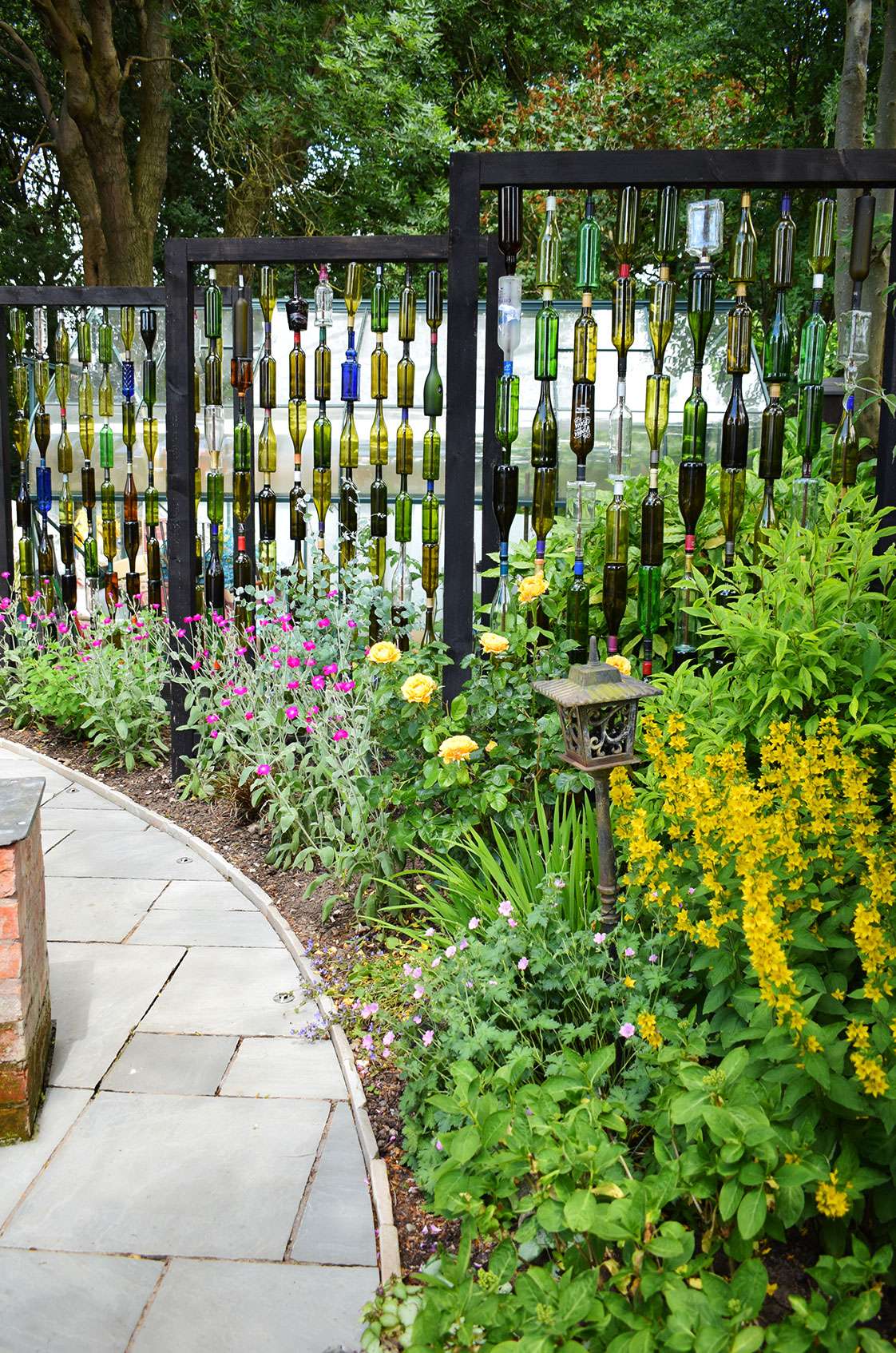 How to make an outdoor wine bottle screen