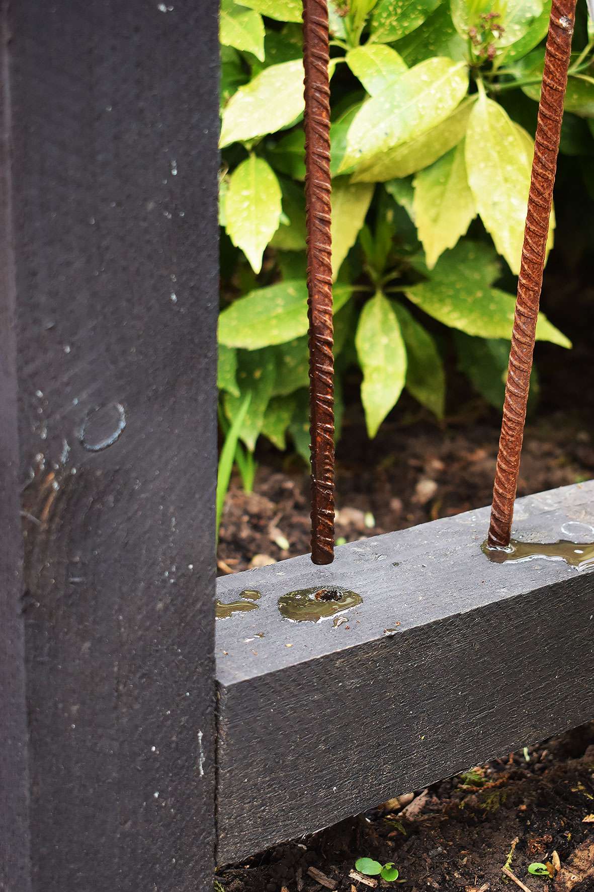 How to make an outdoor wine bottle screen