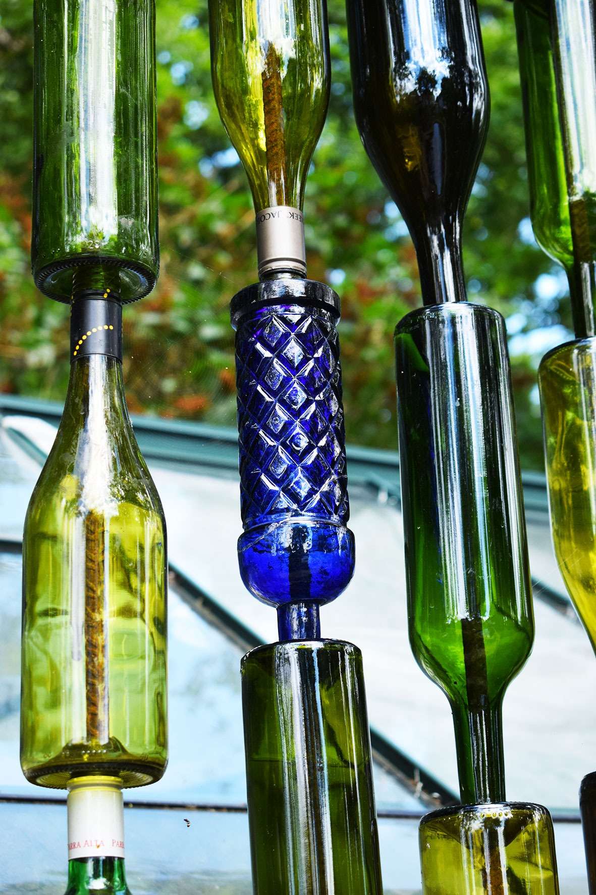 How to make an outdoor wine bottle screen